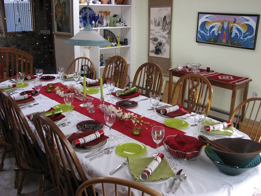 6-seater solid teak dining set with cushioned chairs